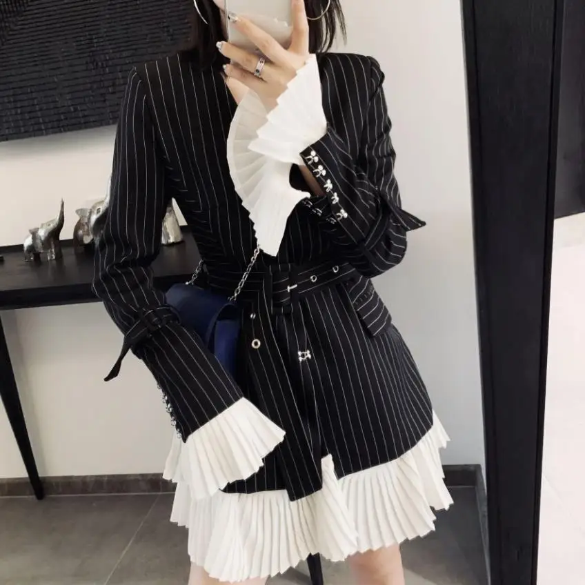 

2019 New v-neck Flare Sleeves Pleated Patchwork Striped High Waist Single Suit Women Blazer OL Fits Belts