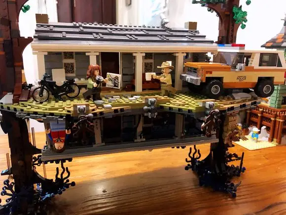 IN STOCK 25010 2287pcs Stranger Things Movie seriesThe Upside Down Building Blocks Bricks Children Toys christmas gifts 75810