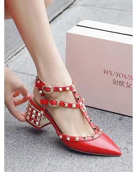

[Worry Girl WUYOUNV] Sheep pattern mid-heel rivet pointed sandals size size single shoes thick heel red wedding shoes
