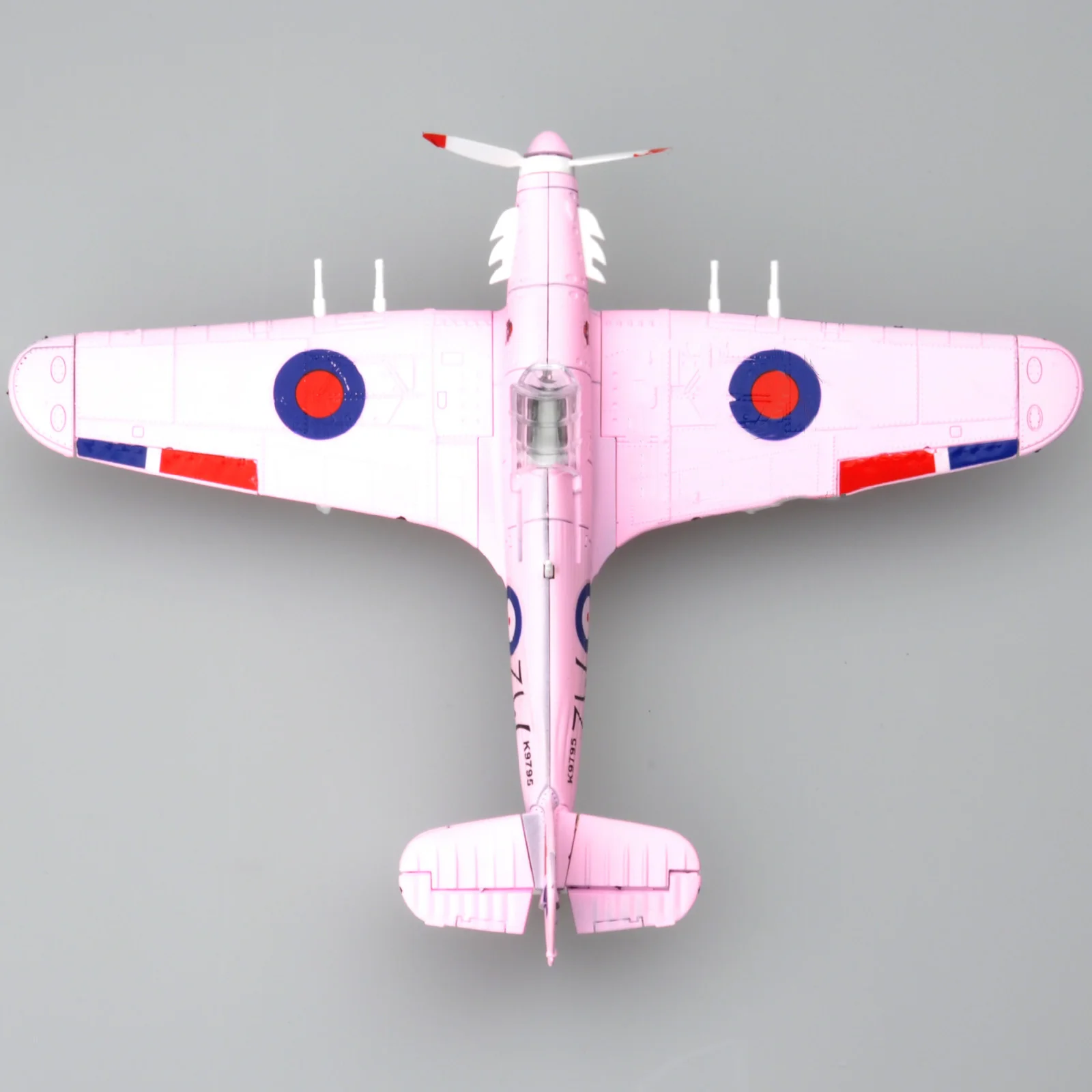 Имитационная модель истребителя, игрушки 1 шт случайный цвет 1/48 сборный самолет литье под давлением War-II ураган истребитель строительные наборы инструментов