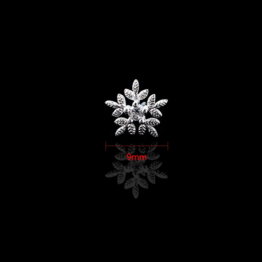 Exquisite Fashion Silver Snowflake Earrings Inlaid Crystal Hollow Earrings Girl Sweet Cute Jewelry Holiday Gift Wedding Jewelry