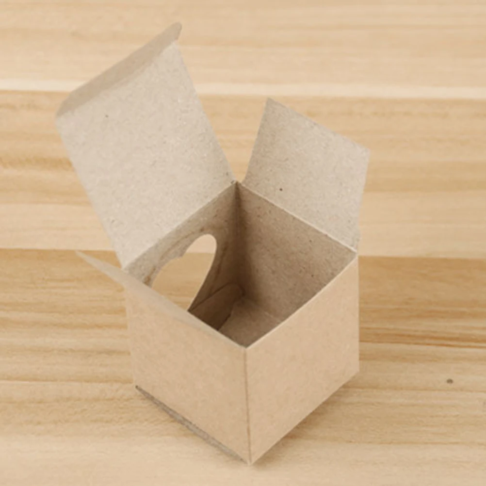 BESTONZON 50 pezzi quadrati di carta kraft scatole di caramelle in pvc trasparente a forma di cuore finestra cupcake scatole di favore accessori festa di nozze grigio 