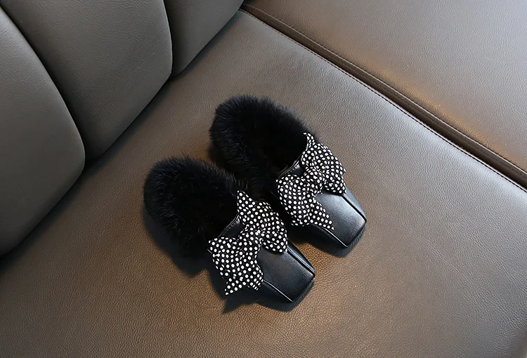 Новинка; зимняя детская обувь на меху; Теплая обувь на плоской подошве для маленьких девочек; детская кожаная обувь принцессы; модные черные Лоферы для малышей; zapatos Nina; 26-36