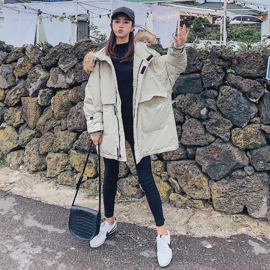 

Photo Shoot Main Push CHIC Elegant Beige Color Contrast Mid-length Loose-Fit Hooded Large Fur Collar Workwear Cotton Coat BF Coa