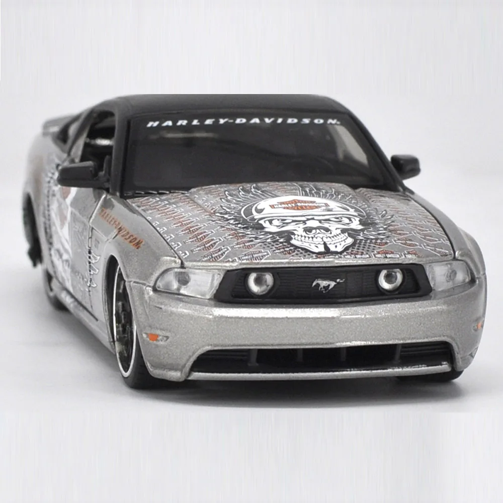 Спортивная модель Maisto 1/24 1:24 2011 Ford Mustang GT Harley Edition с литым давлением игрушка для