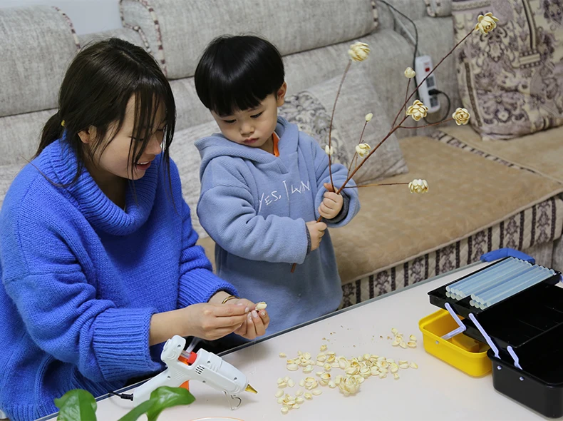 胶枪送箱重排_01