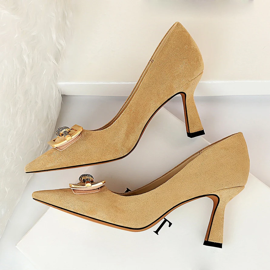 

2020 Women Elegant 7.5cm High Heels Plus Size 43 Lady Nude Office Low Heels Pumps Escarpins Glitter Crystal Party Fashion Shoes