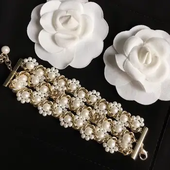 

Famous C Brand Luxury Elegant Pearl Charm Chain Bracelet & Bangle Brand Design Pendant Bracelets Female Gift Party Wedding