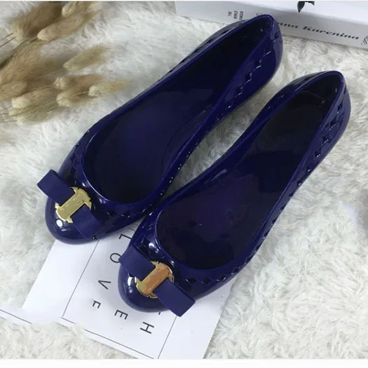 Women Dress Shoes Peach Peacock Flats Metal Drop Shipping Hollow Out Slip On Jelly Round Toe Bow Breathable Cute Patent Leather - Цвет: Синий