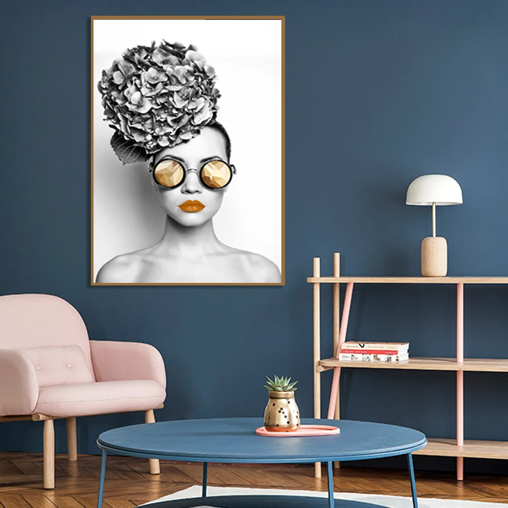 Giraffe in Dress Classical Canvas Paintings On the Wall Art Posters And Printing Wall Pictures for Living Room Home Unstertched
