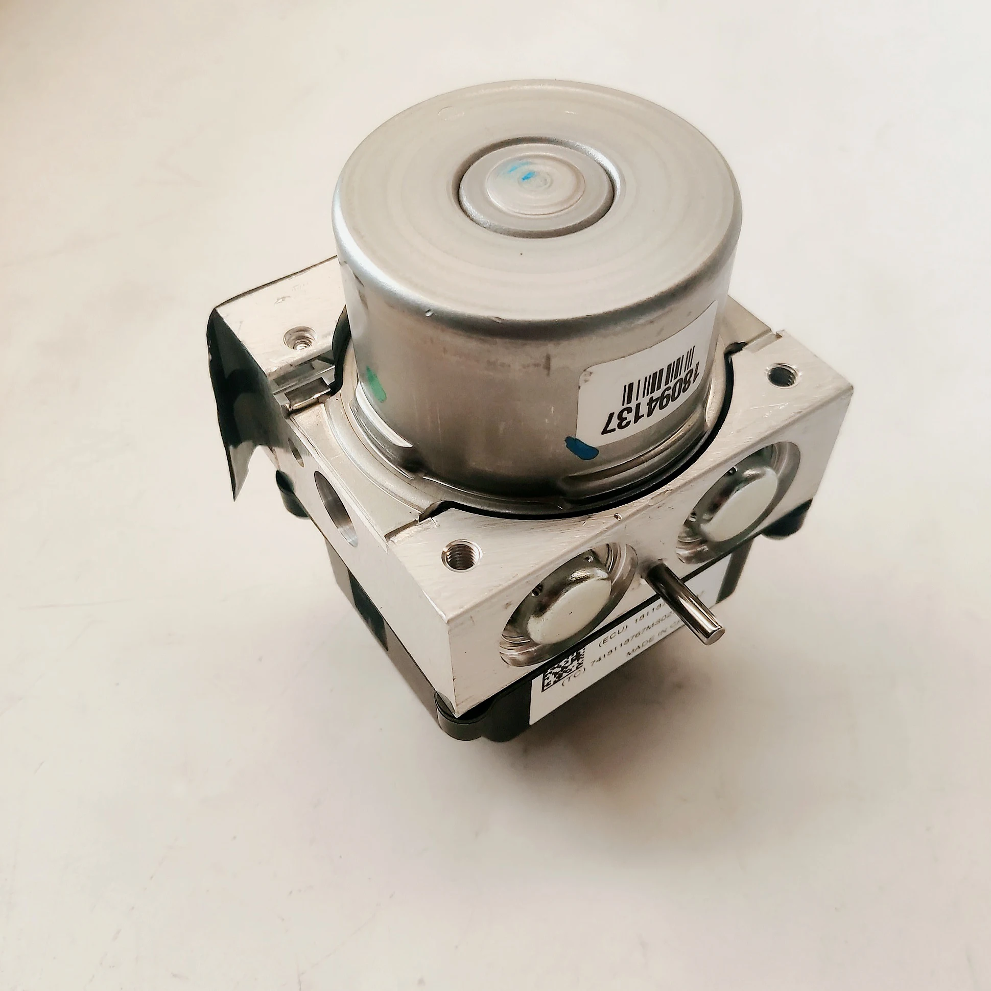 Car parts oe number 58900-V7050 for JAC Refine ABS pump