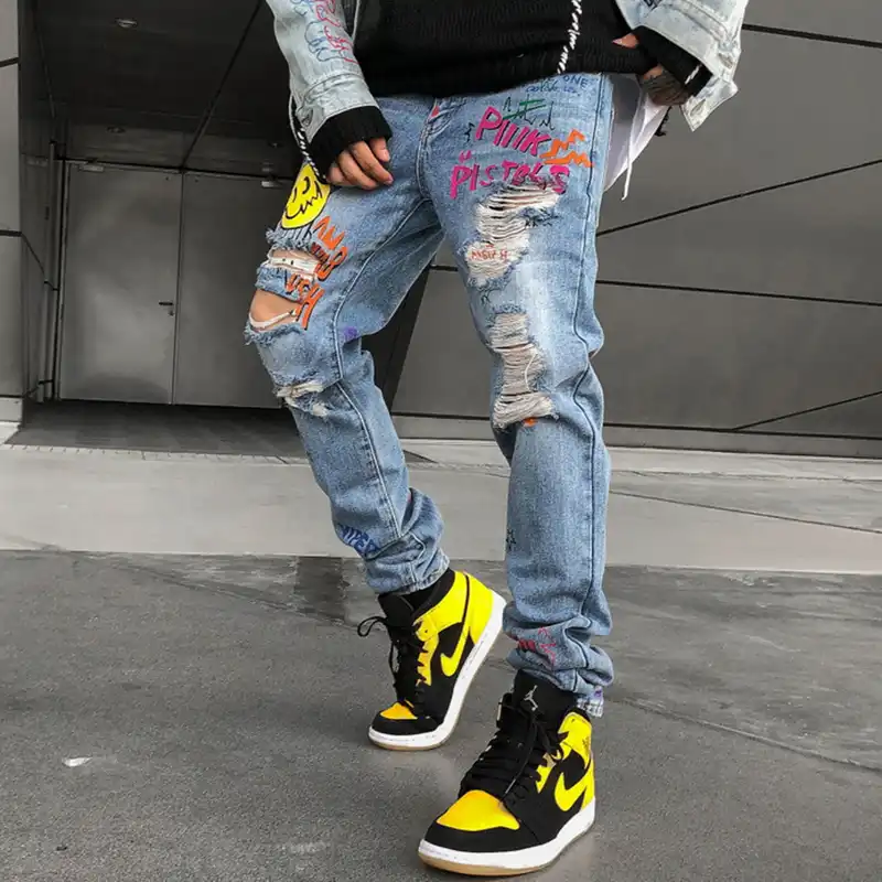 calça de moletom rasgada