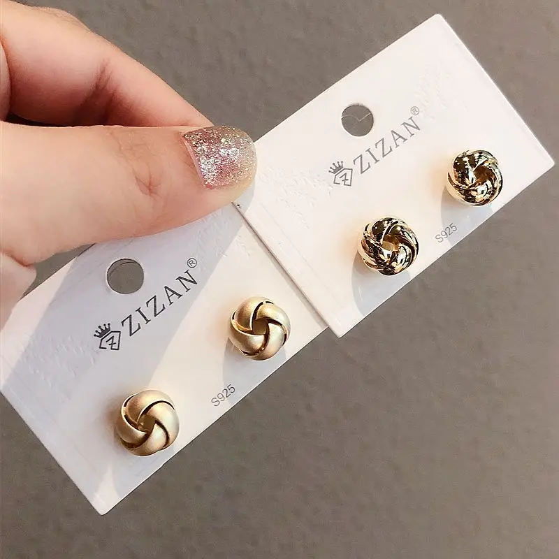 

High-end Simple Design Metal Statement Earrings Matte Gold Color Small Twining Knot Stud Earrings Women Jewelry
