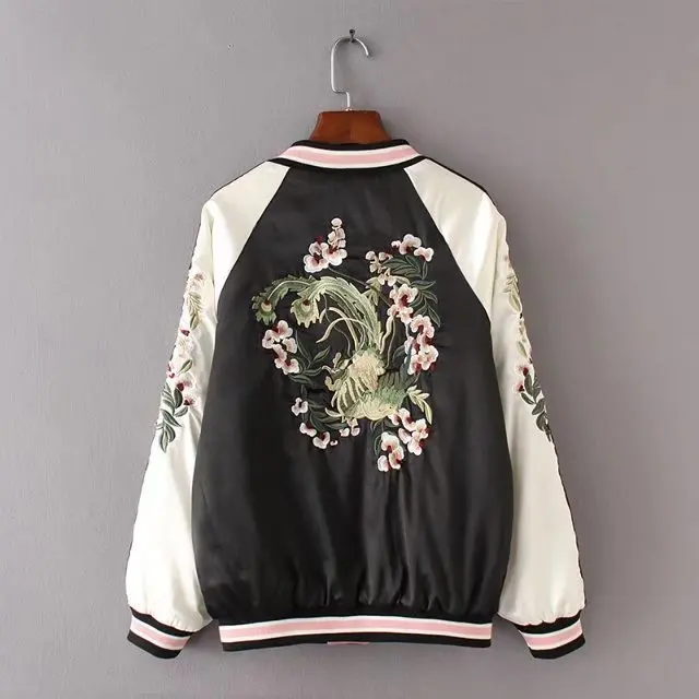 

Stand Collar Long-sleeve Zipper Loose-Fit Embroidered Padded Jacket X-1039