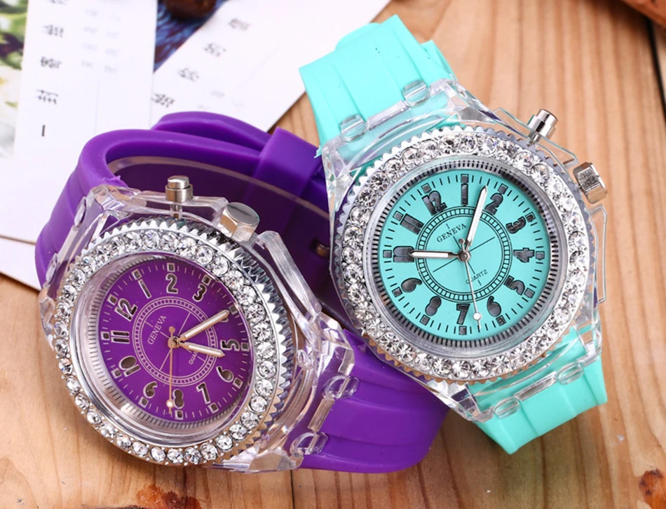 Luminous watch (4)