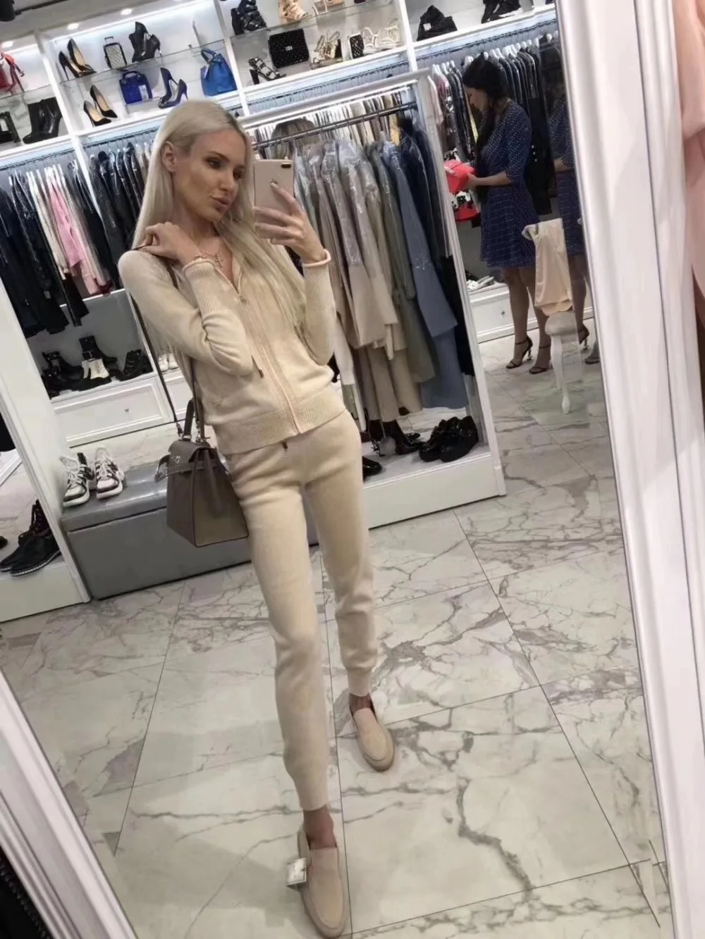 HTB10VJKXLvsK1RjSspdq6AZepXax