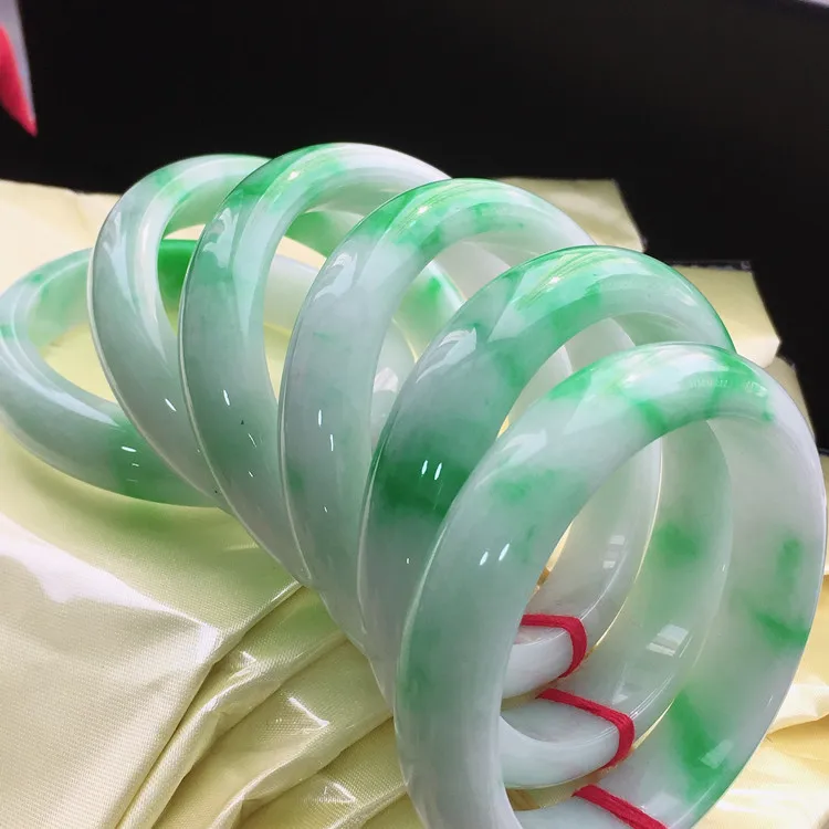 

Natural Jadeite Bracelet Yang Green Bingnuo Bracelet Women's High-grade Flower Concubine Bracelet 55-56mm