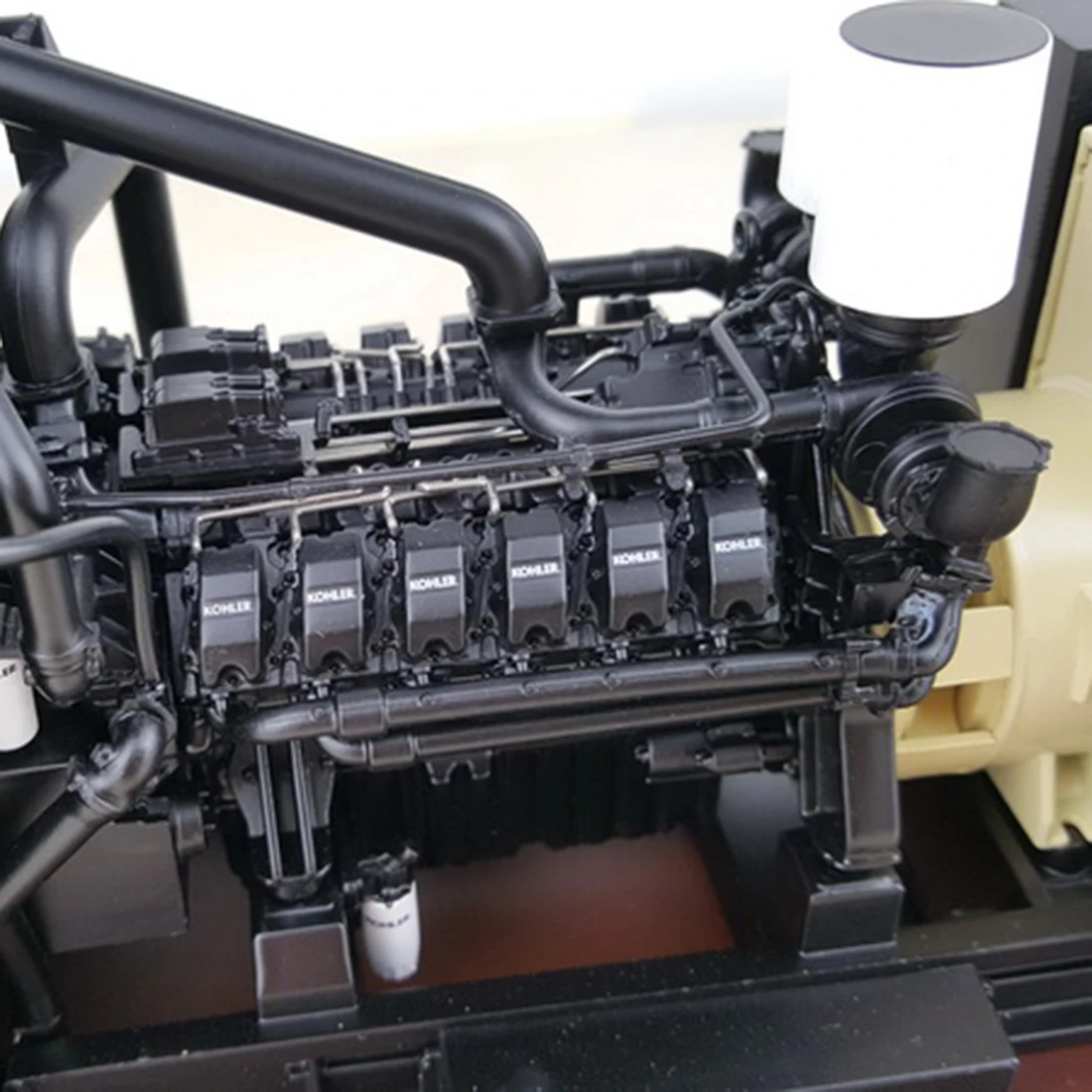 Модель дизельного генератора NFSTRIKE 1:20 Kohler