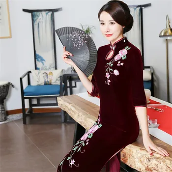 

Sexy High Split Oriental Women Cheongsam Dress For Feamle Embroidery Flower Novelty Tight Chinese Dresses Vestidos Velour Qipao