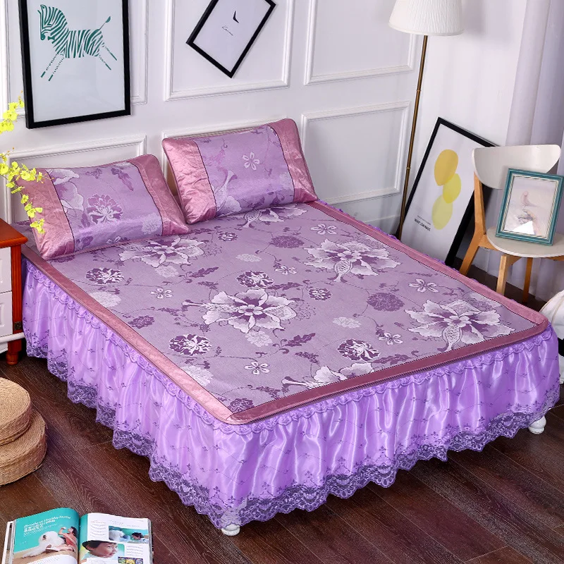 Nieuwe Jacquard Ijs Zijde Mat 3 Pcs Afneembare Kant Bed Rok Soort Airconditioning Mat Opvouwbare Mat Kussensloop Mode eenvoudige Stijl Nieuwe Jacquard Ijs Zijde Mat 3 Pcs Afneembare Kant Bed Rok Soort Airconditioning Mat Opvouwbare Mat Kussensloop Mode eenvoudige Stijl