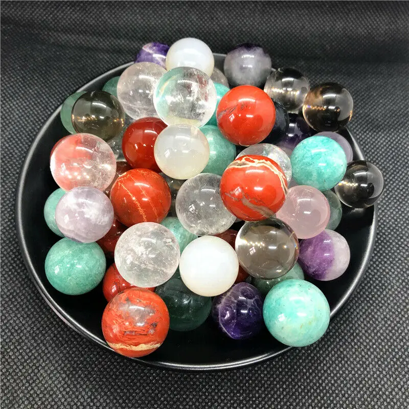 Камни кристаллы шары. Шары из камня антистресс. Шары из полудрагоценных камней. Драгоценные шарики. Шарики из камня.