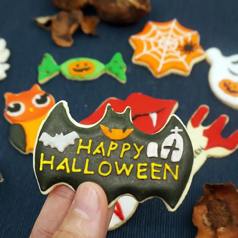 

7Pcs Halloween DIY Bat Cookie Mold Creepy Biscuit Mould Halloween Stainless Steel Biscuit Molds Halloween Party Baking Tools