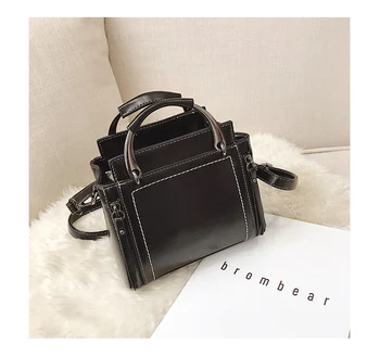 

Sense of texture handbag shoulder bag 2019 new wave of female wild Western style Messenger Bag