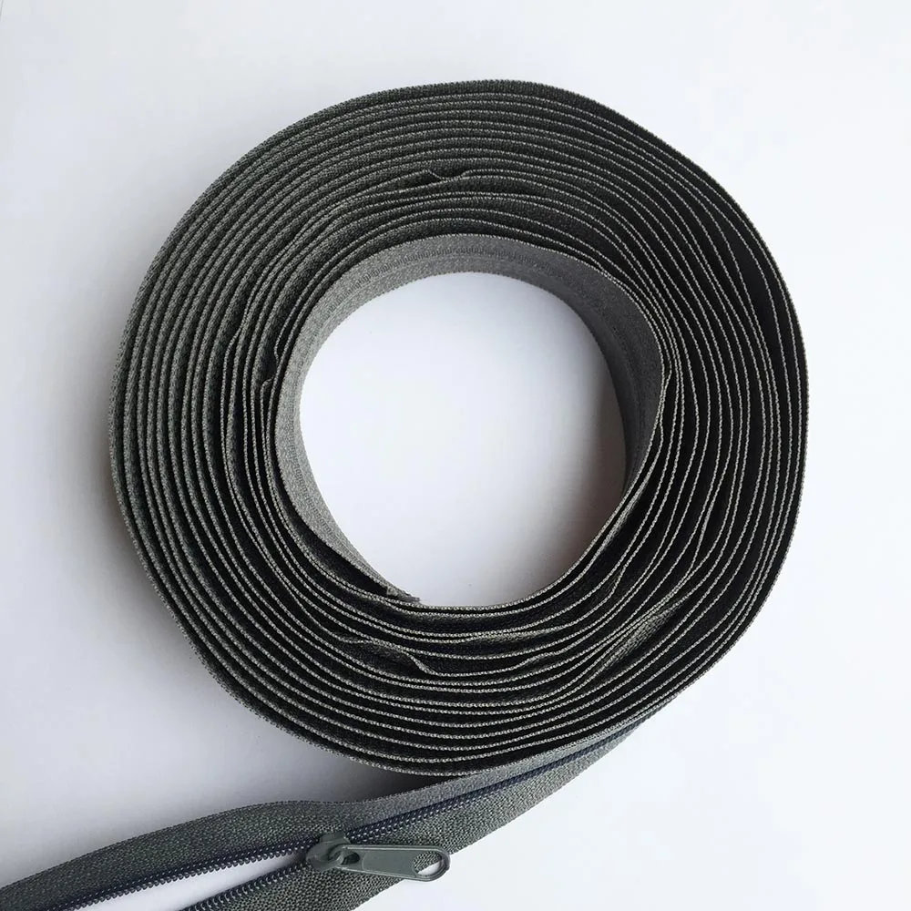 Durable Nylon Coil Zippers Roll with Assorted Sliders