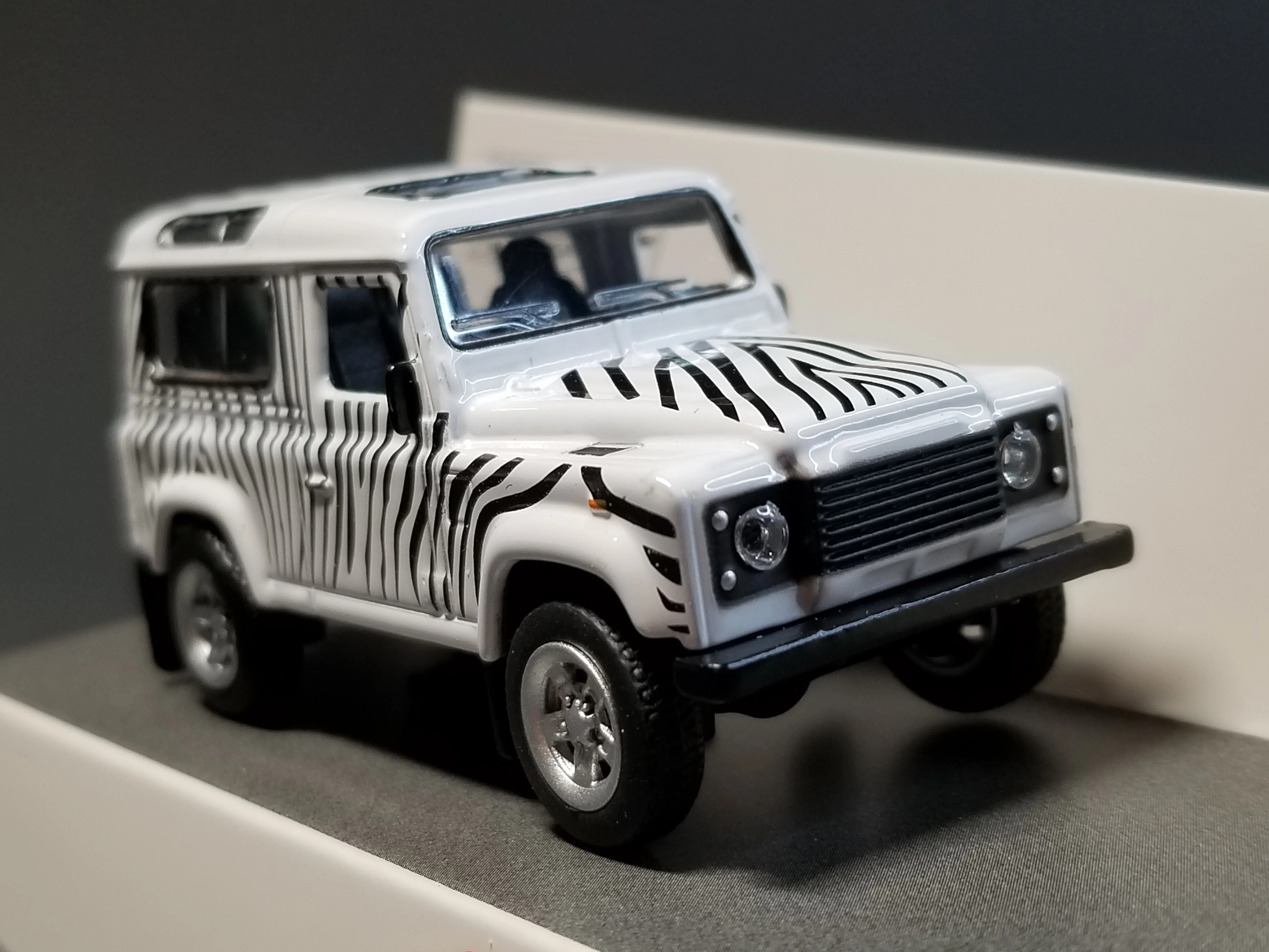 Schuco 1/64 Defender 90 Die Cast Model Car Collection Limited