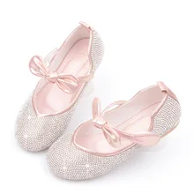 Śliczne dzieci dziewczęce buty skórzane buty księżniczka obuwie dziecięce dla dziewczynek dorywczo brokat diamentowe kokardki dziecięce buty wsuwane dziewczęce tanie tanio BJYL 13-24m 25-36m 3-6y 7-12y CN (pochodzenie) Wiosna i jesień Kobiet RUBBER Pasuje prawda na wymiar weź swój normalny rozmiar