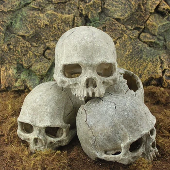 

1Pc Aquarium Resin Spooky Hollow Skull Head Cave Ornament Resin Crafts for Aquarium Fish Tank Landscape Decoration 5.5 inch