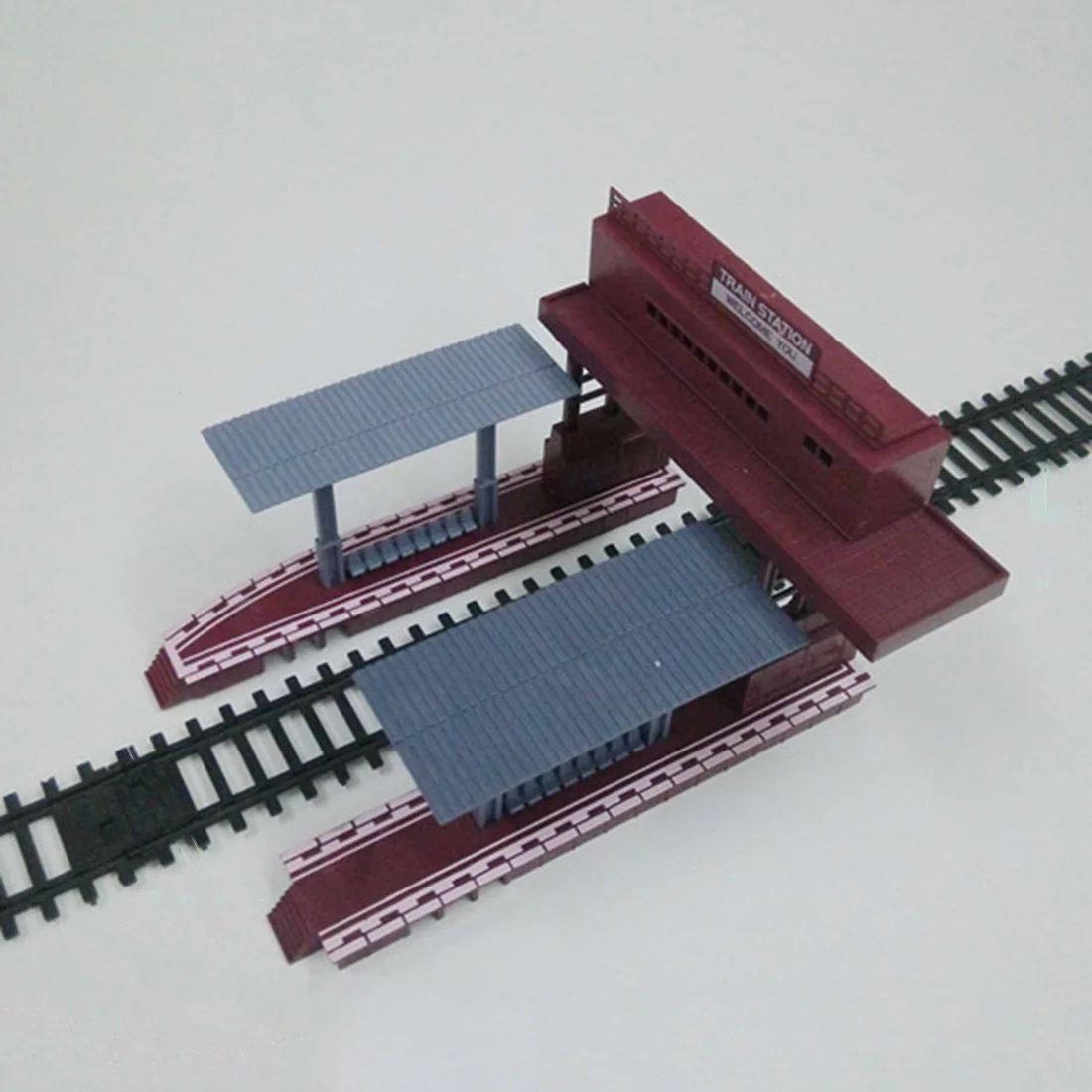  1:87 HO Scale Railway Scene Decoration Station Model For Sand Table Building