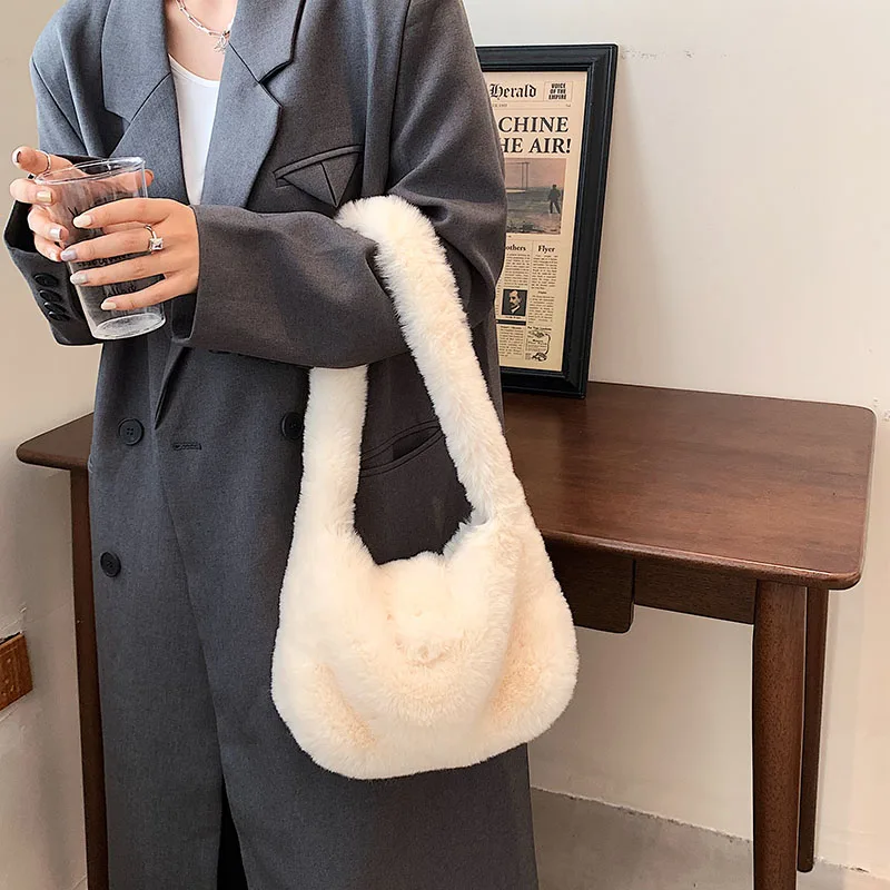 Solid Plush Bags Soft Fluffy Bag For Women 2021 Winter New Furry Bags Luxury Designer Handbag Faux Fur Shoulder Bags Comfortable