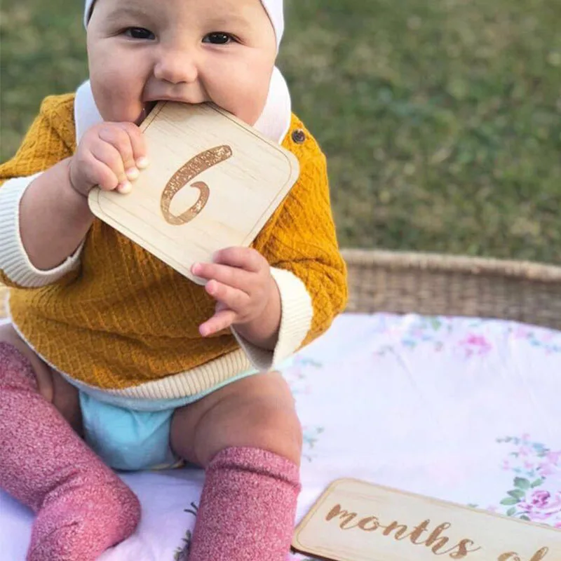 

Newborn Posing Doll Photography Stuff Baby Birth Month Baby Birthday Wooden Card Commemorative Milestone For Infant Baby