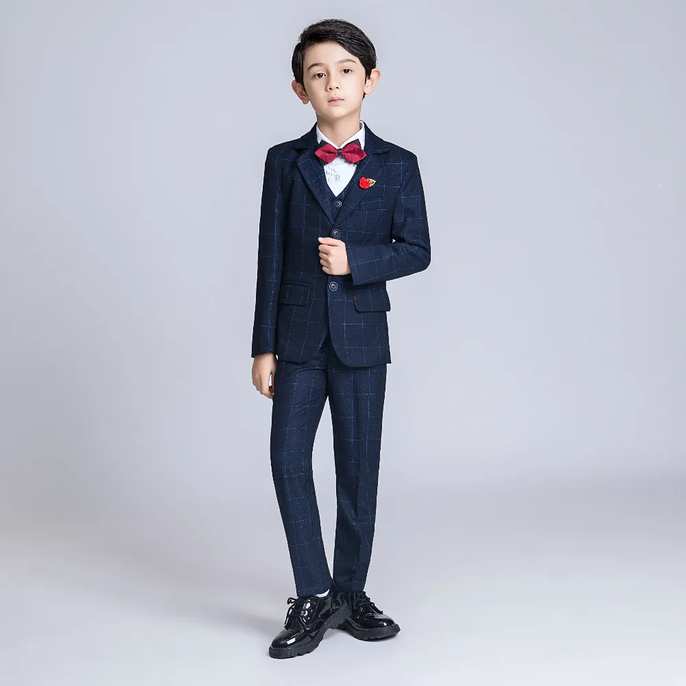 Baby Boy Pak Kids Past Bruiloft Blazer Formele Suits Blazer Vest Broek Fower Jongen Suits Blauw Kleur Party Britse stijl Baby Boy Pak Kids Past Bruiloft Blazer Formele Suits Blazer Vest Broek Fower Jongen Suits Blauw Kleur Party Britse stijl