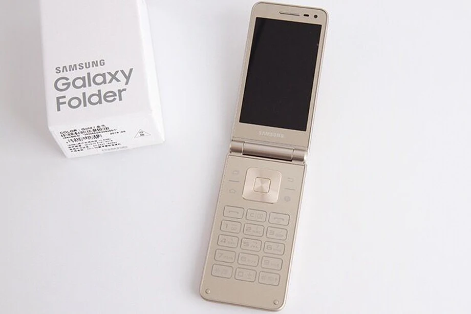 samsung Galaxy папка G1600, две sim-карты, 16 Гб ПЗУ, 2 Гб ОЗУ, четыре ядра, 3,8 МП и 5 МП, дюймов, смартфон-раскладушка, 4G LTE, мобильный телефон