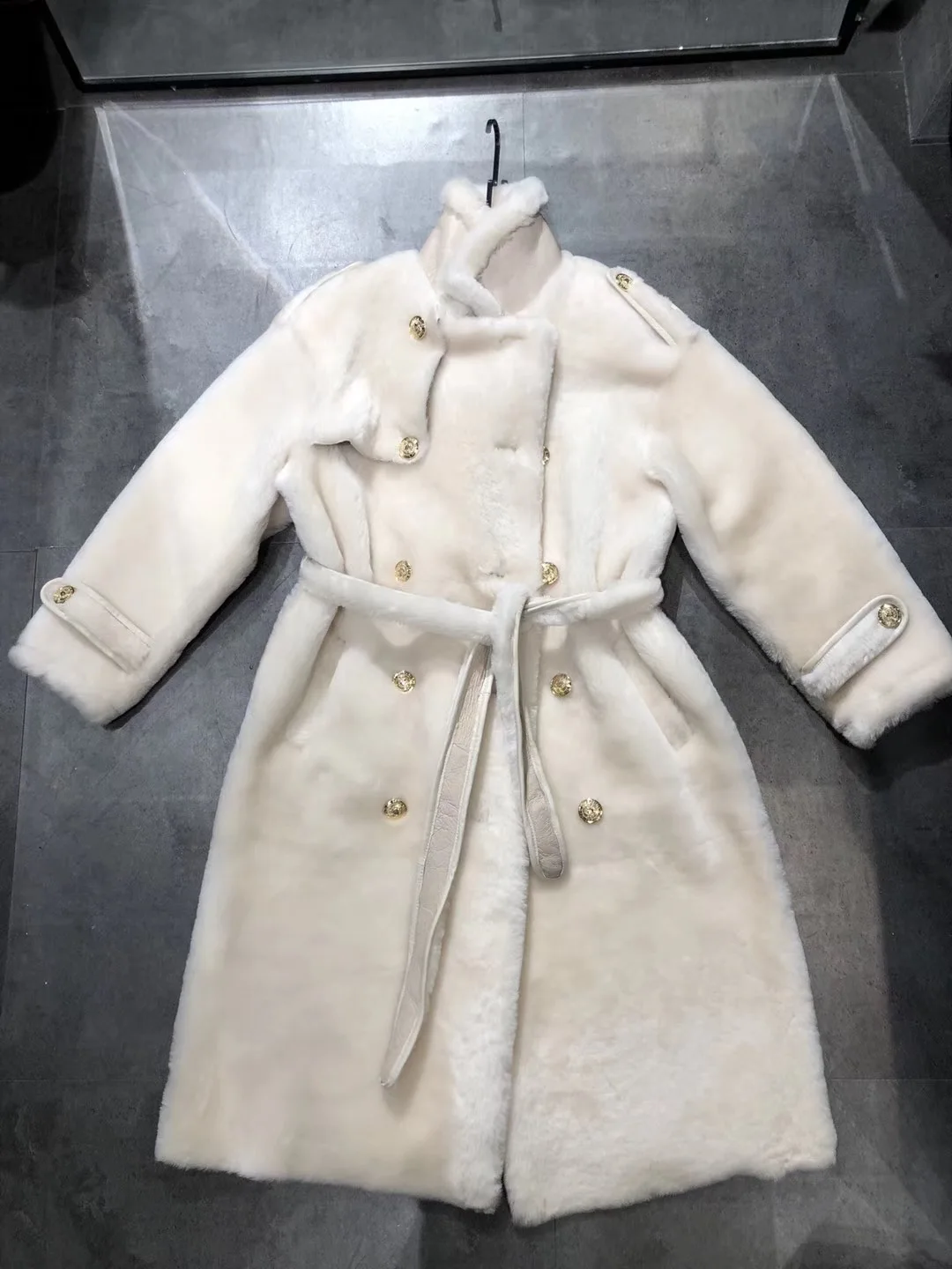 Натуральное овечье пальто из мериносовой шерсти, Женское зимнее роскошное длинное пальто высокого качества, новинка, модное пальто, большие размеры