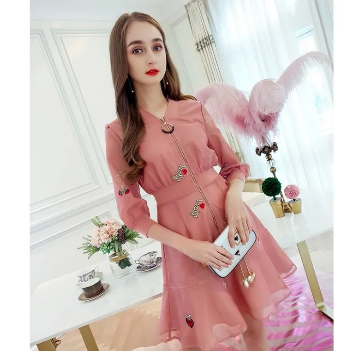 

WOMEN'S Dress 2018 Spring And Summer New Style Lettered Embroidery Flower Xian Qi Gauze Sukol Skirt V-neck Dress