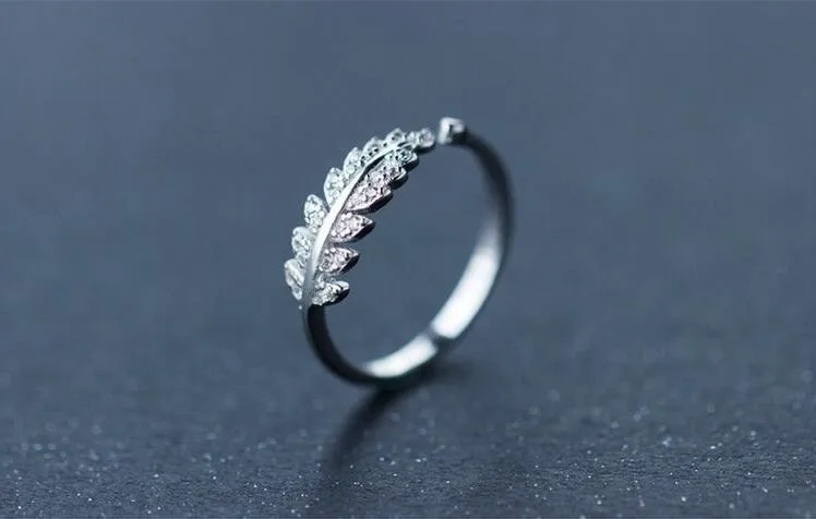 Oly2u нежные серебряные циркониевые хрустальные кольца с перьями для женщин Anllios регулируемое кольцо в виде листа для девочек обручальное кольцо ювелирное изделие подарок