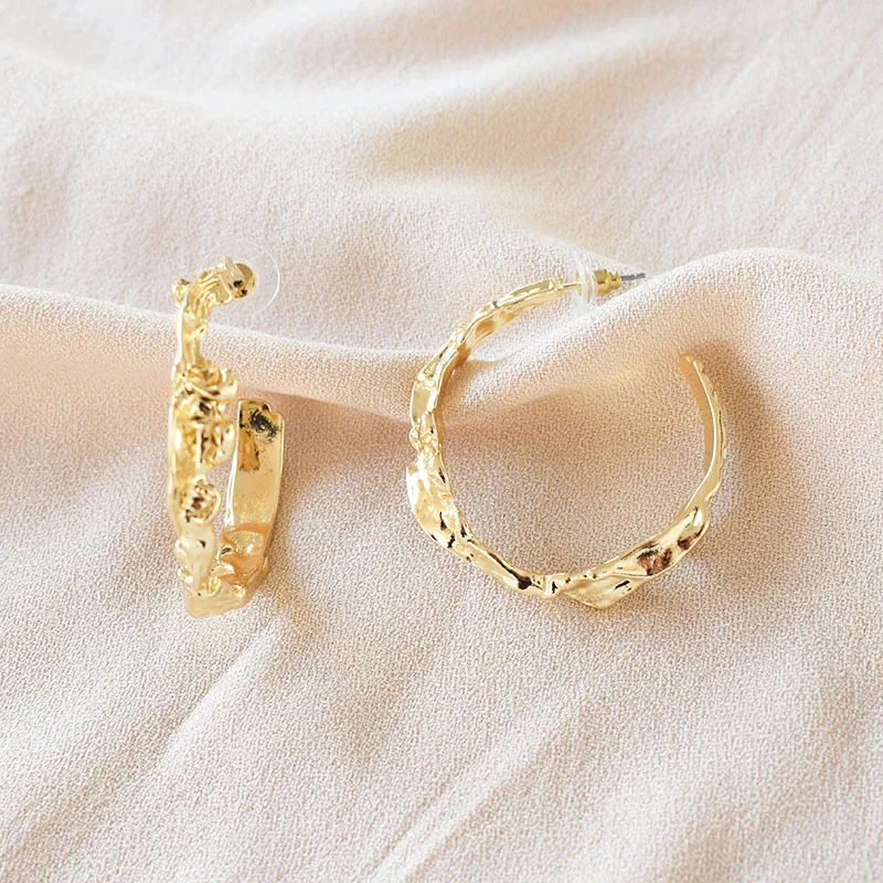 

Europe And America Non-mainstream Designer INS Online Celebrity Earrings Textured Fire Lava Earrings Irregular C Word Special Sh