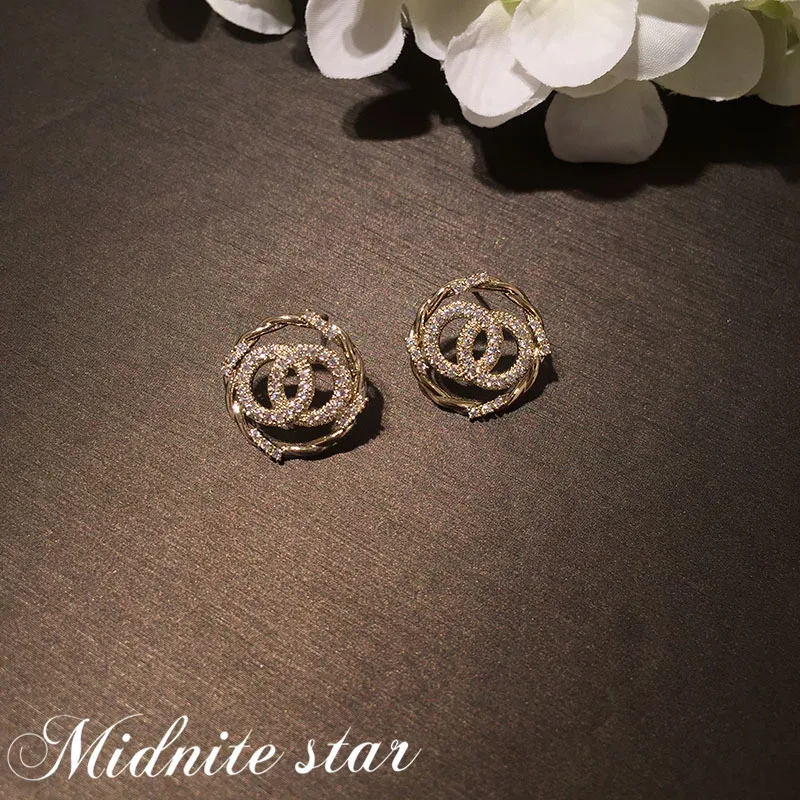 

Fashion Circle letter small stud luxury sweet zirconia Steel Scrub Earrings High Quality Non-Fading Woman Flower Earring Jewelry