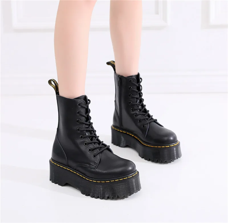 

Couple's high help Martin boots leisure trend high leather boots large leather shoes