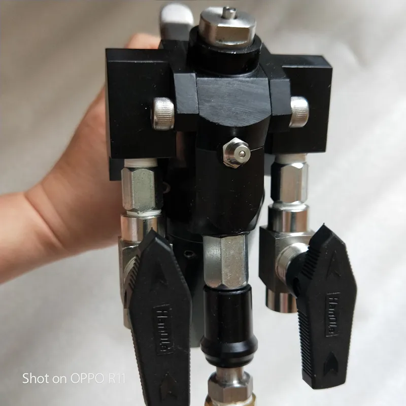 

P2 PU polyurethane Foam spray gun with 2nozzles and Orings