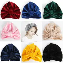 Младенца индийский Шапки осень-зима одежда для малышей для девочек и мальчиков в стиле ретро шапки бини шапки одноцветные, с узелком бархатная головная Обёрточная бумага Банни Пелерина шляпа 6Months-3Years