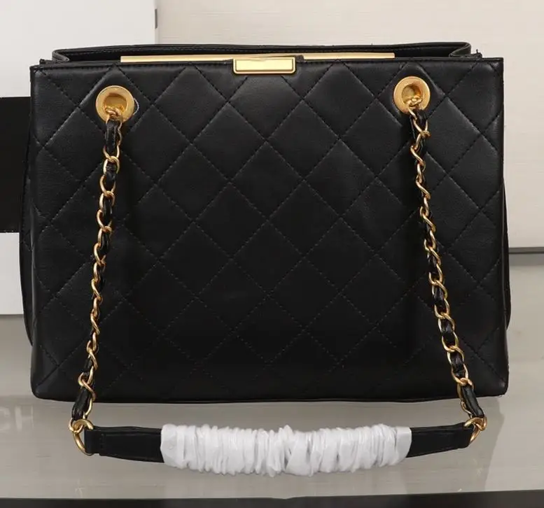 Klassieke Grote Luxe Vrouwen Tas Top Kwaliteit Lederen Dames Schoudertas Grote Capaciteit Designer Handtas Vrouwen Winkelen Zak Klassieke Grote Luxe Vrouwen Tas Top Kwaliteit Lederen Dames Schoudertas Grote Capaciteit Designer Handtas Vrouwen Winkelen Zak