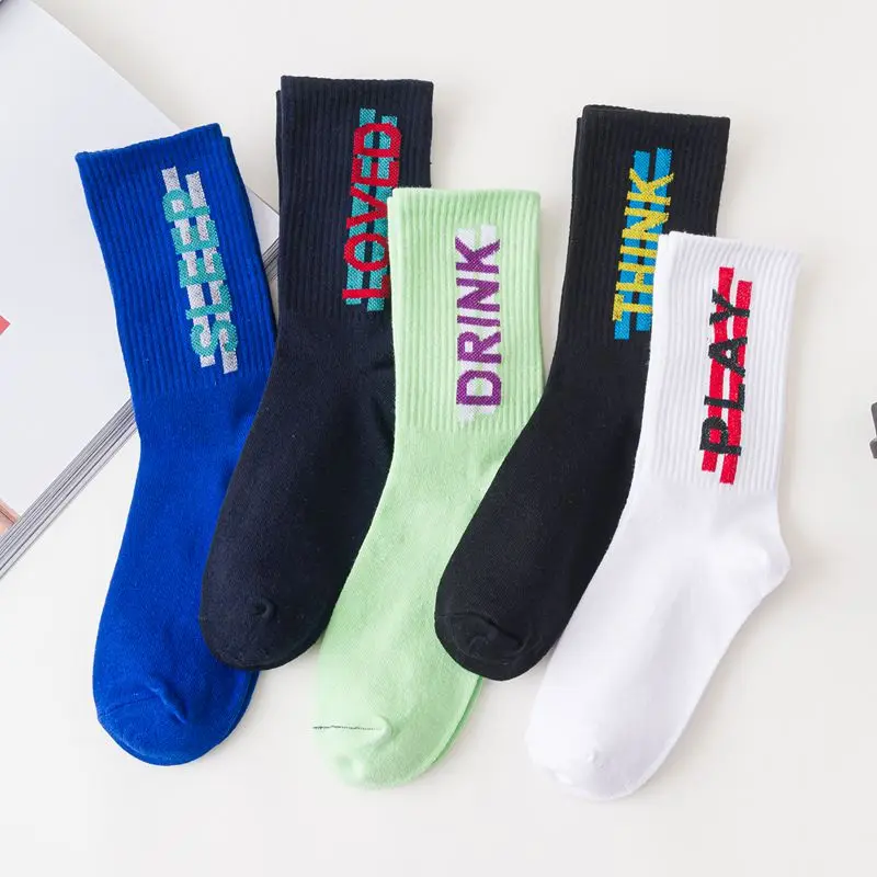 

HipHop Letter Socks Mens Fashion Crew Unisex Candy Color Street wear Sports Black White Couple harajuku cotton socks men gift