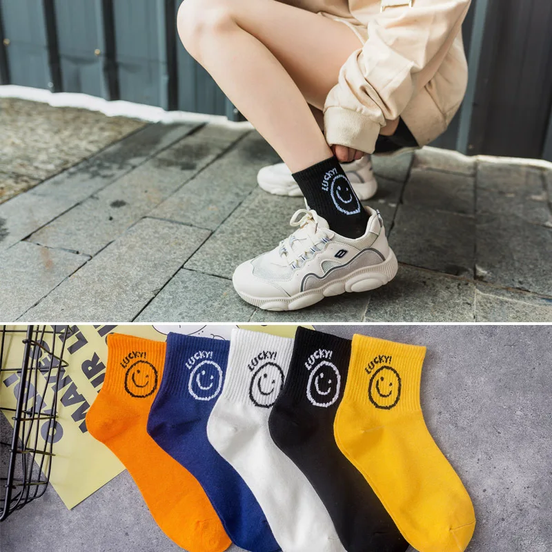 

Cartoon Embroidery Women Socks Smile Face Middle Tube Casual Cotton Cute Funny Girl Socks Sports