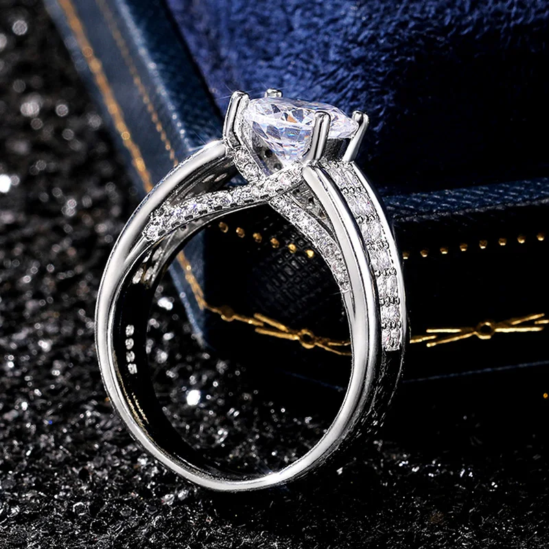 Huitan High Quality Silver Plated Women Wedding Rings Round Cubic Zircon 4 Claws Design Proposal Engagement Ring Classic Jewelry