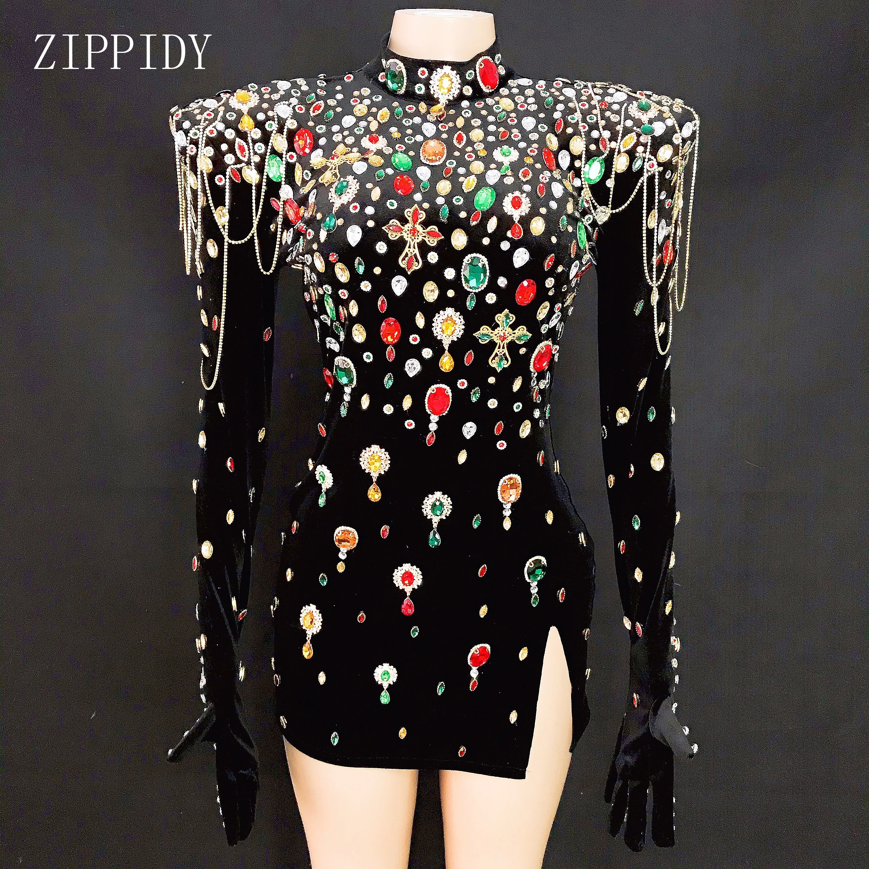 Черное бархатное платье-водолазка с разноцветными кристаллами для выпускного