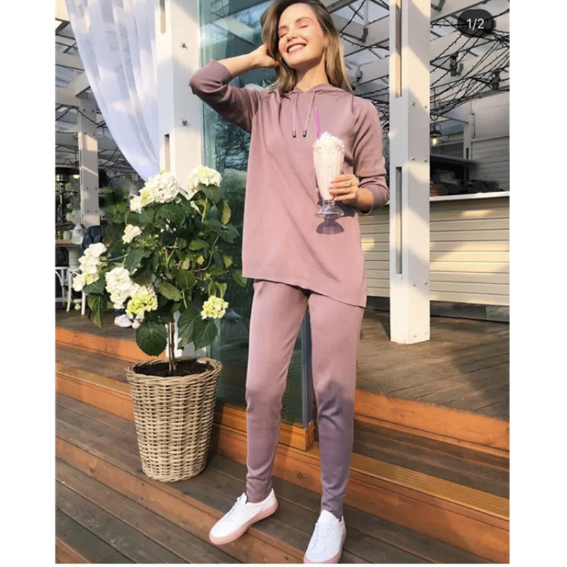 Женский шерстяной кашемировый костюм с капюшоном на завязках осень 2019